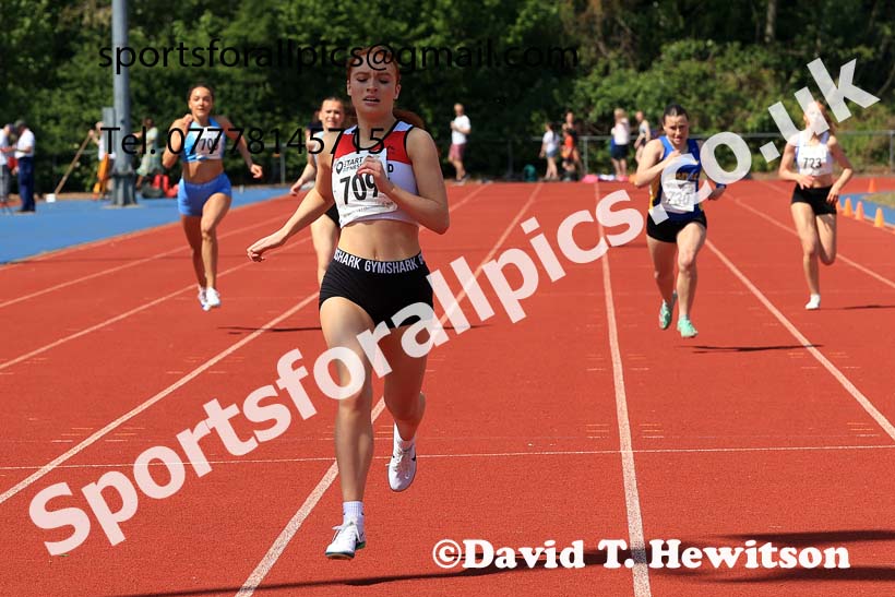 Womens under-20s 400 metres, 2025 North Eastern Track and Field Champs., Shildon, County Durham. Photo: David T. Hewitson/Sports for All Pics